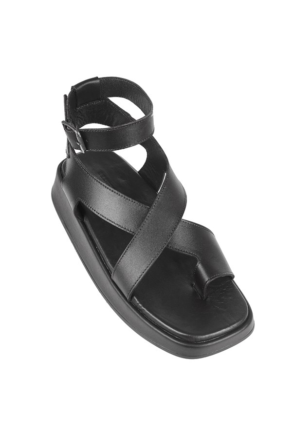 Siyah Çapraz Bantlı Sportif Taban Deri Sandalet