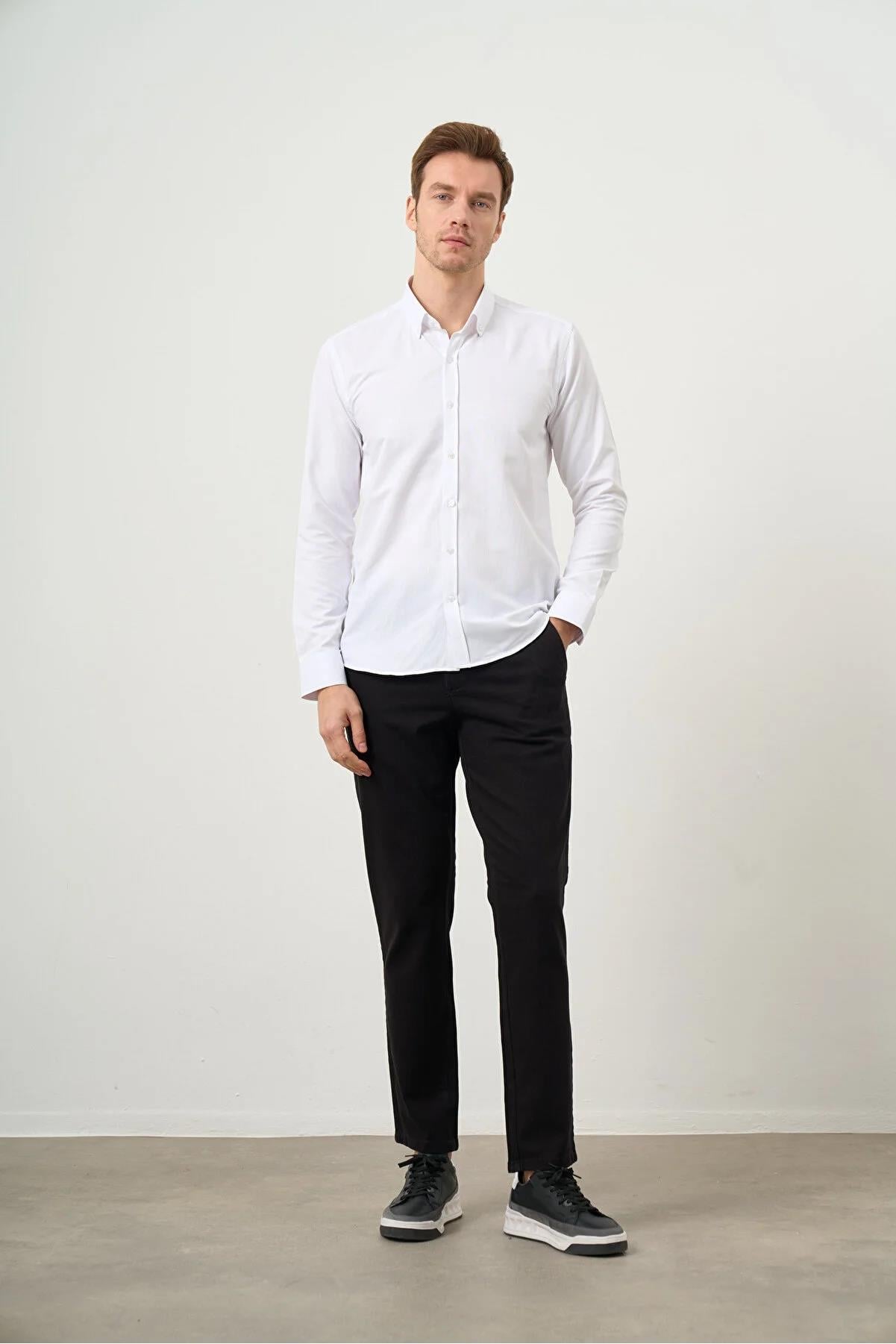 Beyaz Düğmeli Yaka Kolay Ütülenebilir Oxford Pamuklu Slim Fit Gömlek