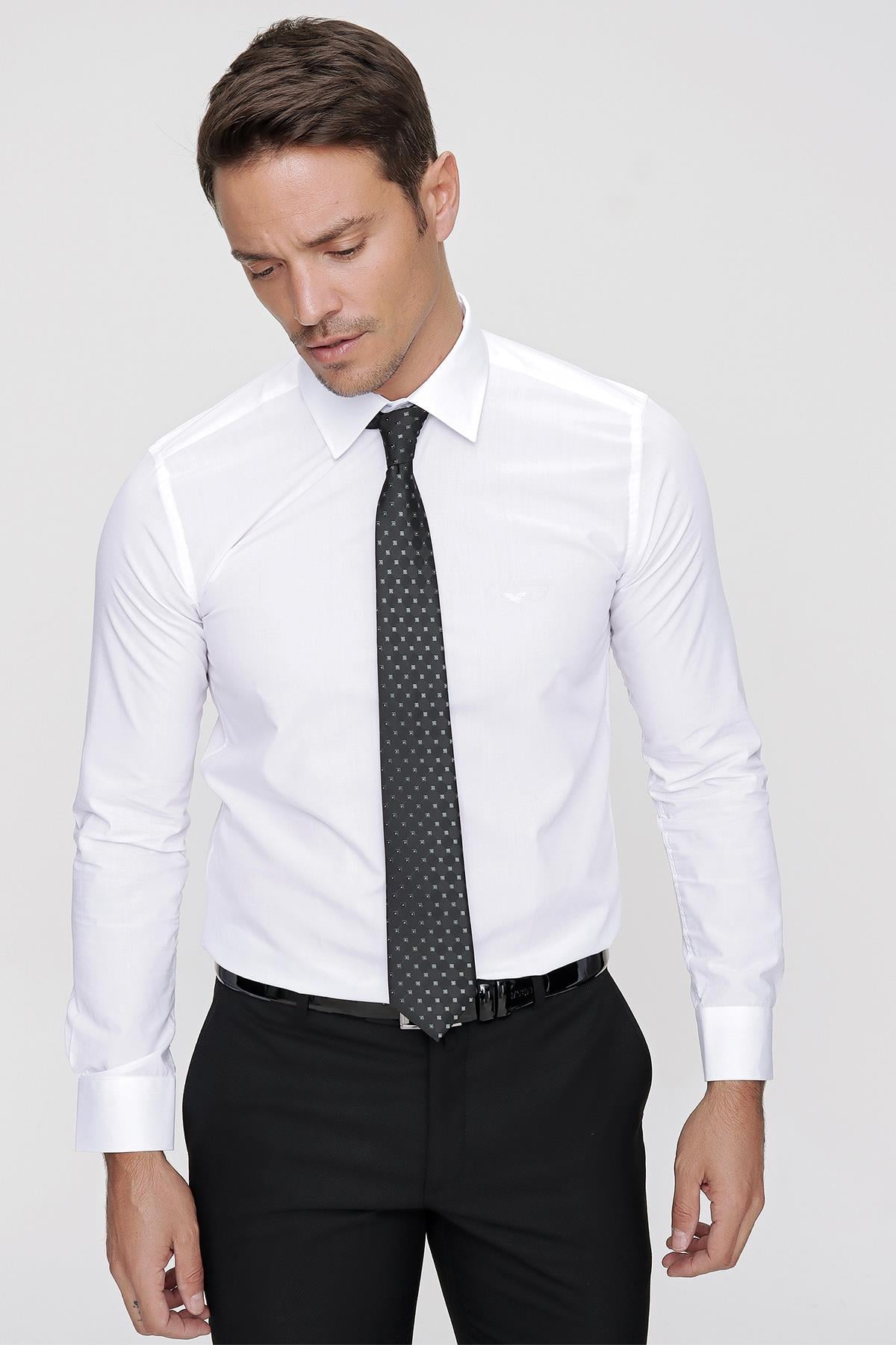 Beyaz Slim Fit Düz Sert Yaka Kolay Ütülenebilen (HEDİYE KUTULU) Uzun Kollu Gömlek