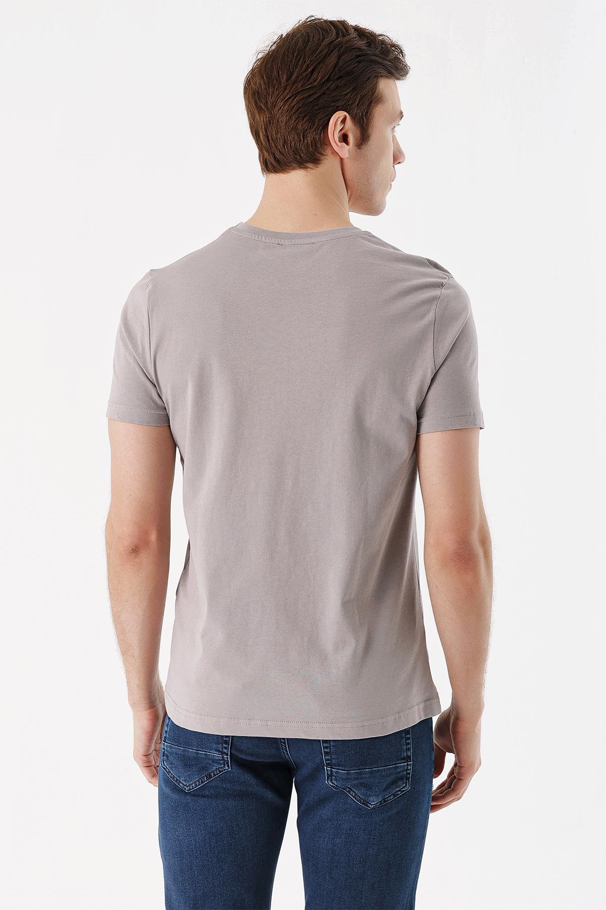 Erkek Açık Gri Basic Düz %100 Pamuk Bisiklet Yaka Slim Fit Dar Kesim Kısa Kollu Tişört