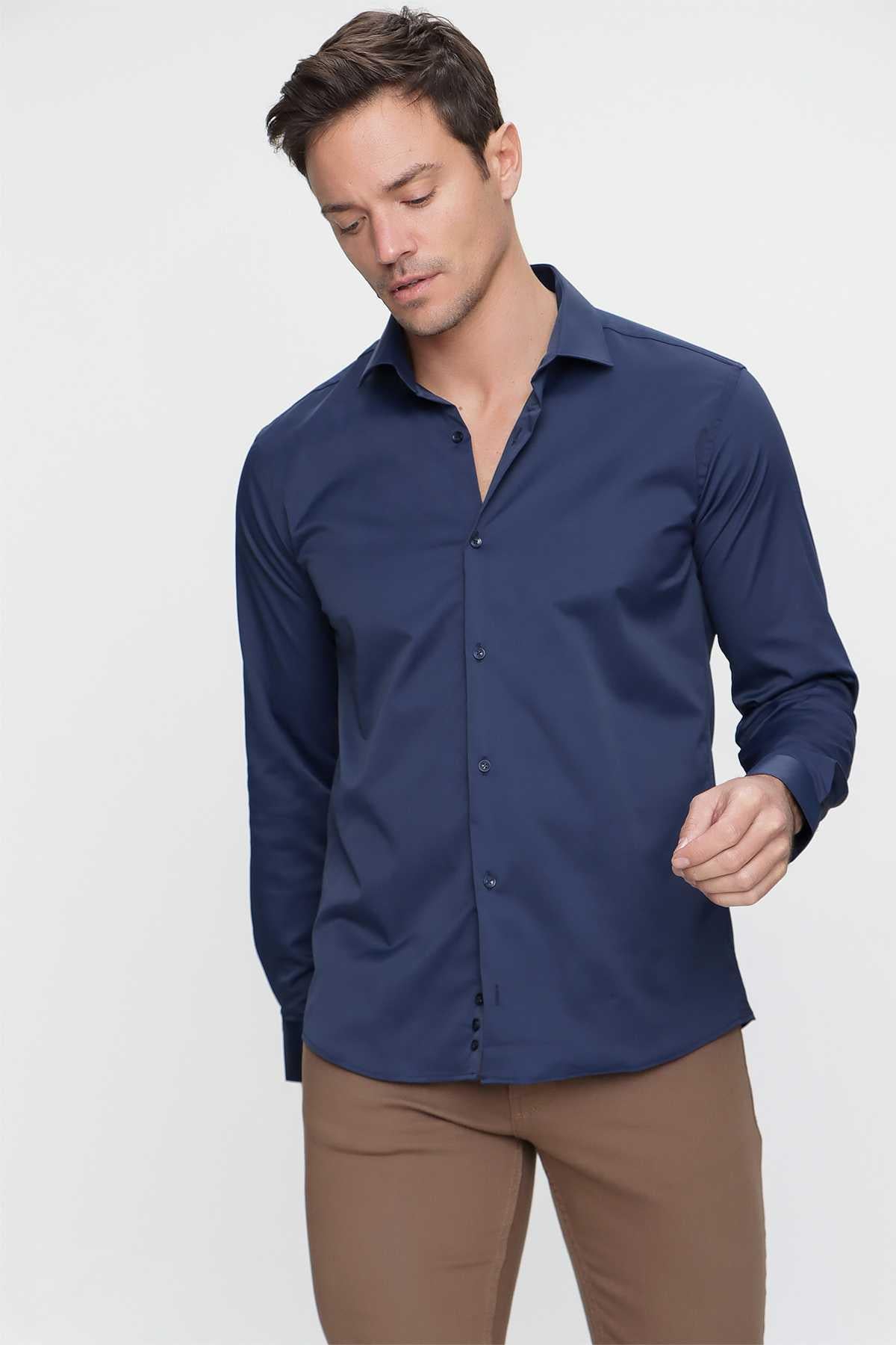 Erkek Lacivert Slim Fit Dar Kesim Düz Sert Yaka Uzun Kollu Gömlek