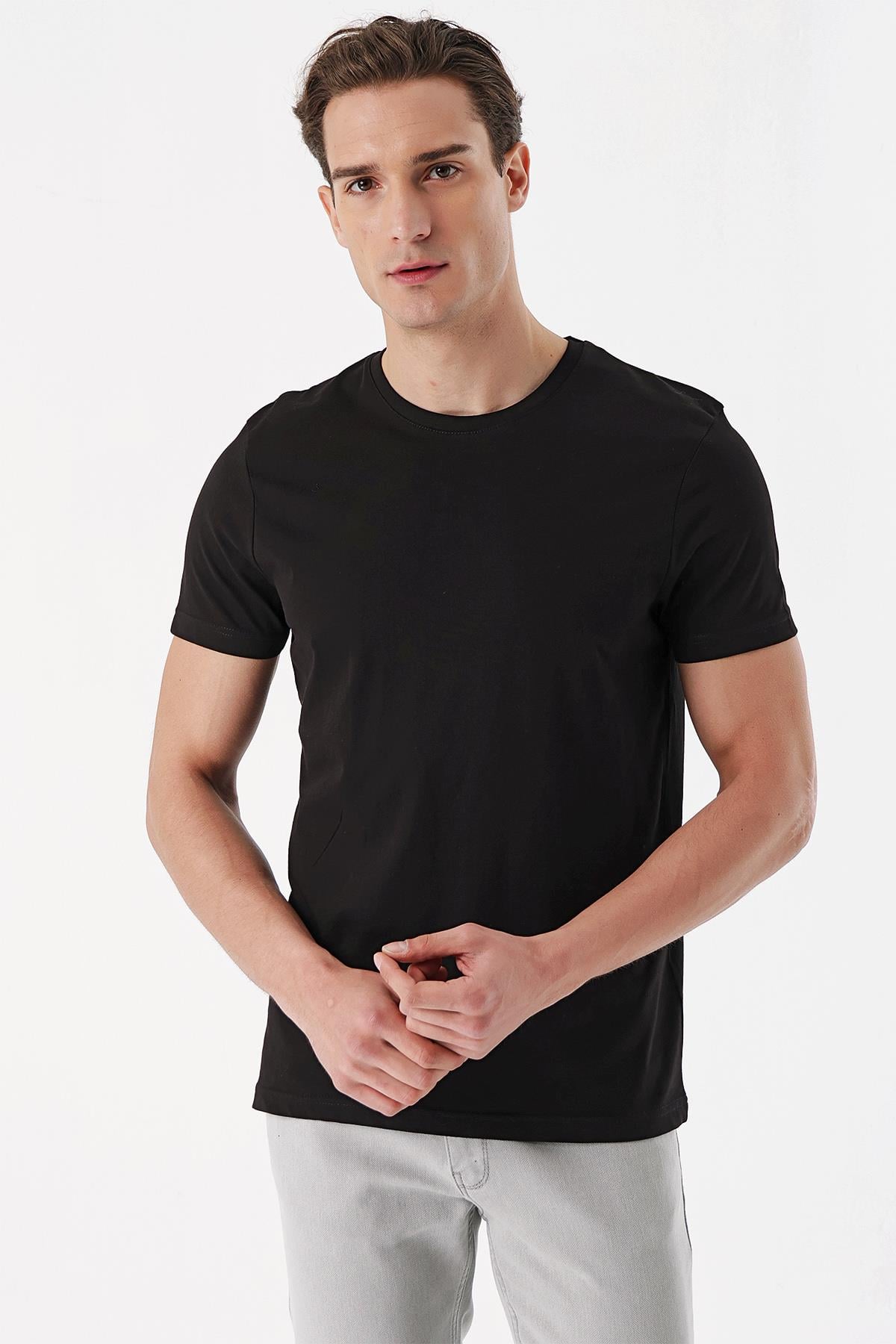 Erkek Siyah Basic Düz %100 Pamuk Bisiklet Yaka Slim Fit Dar Kesim Kısa Kollu Tişört