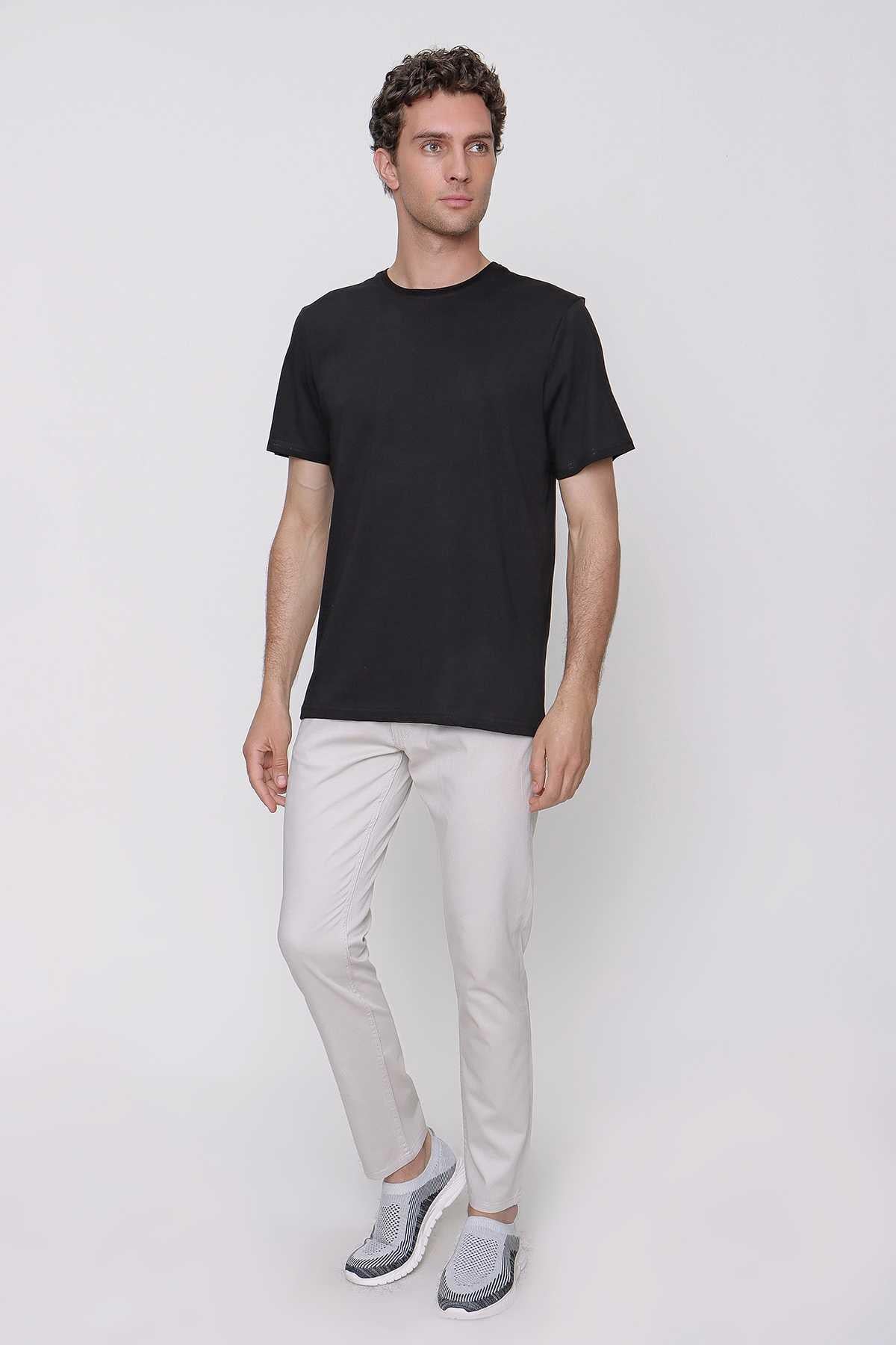Erkek Siyah Basic Düz %100 Pamuk Bisiklet Yaka Slim Fit Dar Kesim Kısa Kollu Tişört