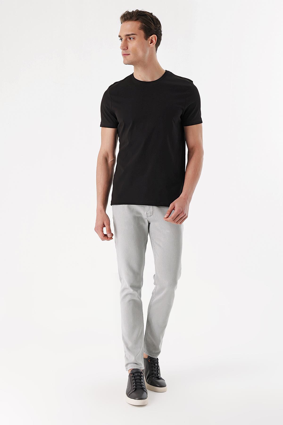 Erkek Siyah Basic Düz %100 Pamuk Bisiklet Yaka Slim Fit Dar Kesim Kısa Kollu Tişört