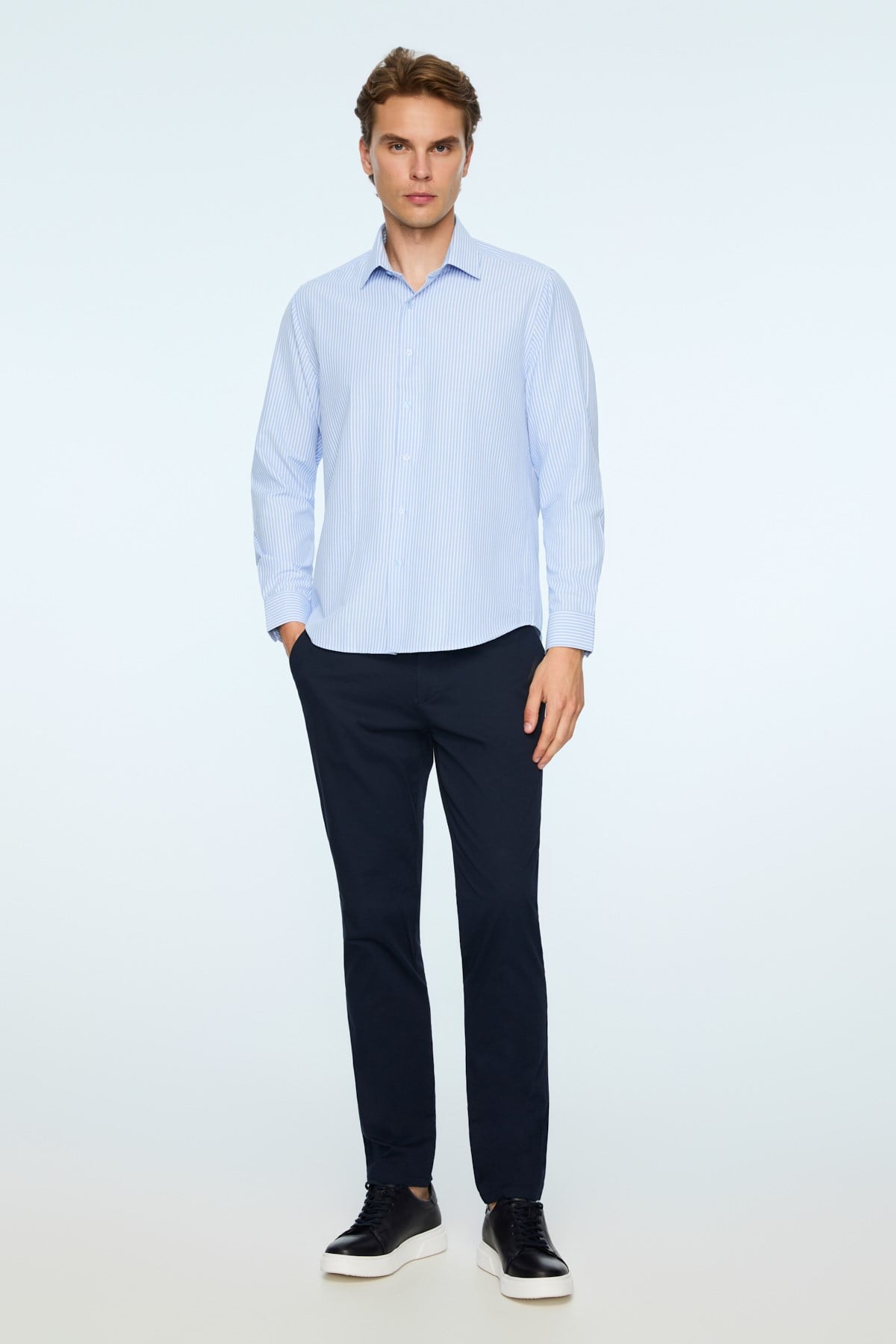 Morven Erkek A. MAVİ Polyester Trend Çizgili Dynamic Fit Sert Yaka Gömlek