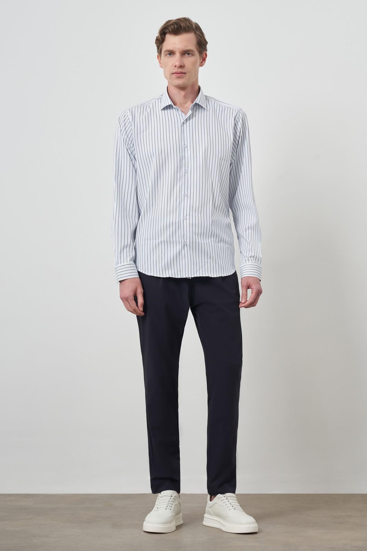 Morven Erkek A-Beyaz Trend Çizgili Slim Fit İtalyan Yaka Gömlek