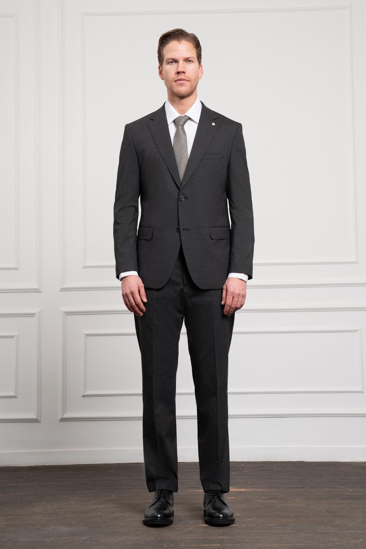 Morven Erkek Antrasit Trend Yünlü Dynamic Fit Rahat Kesim Mono Yaka Takım Elbise