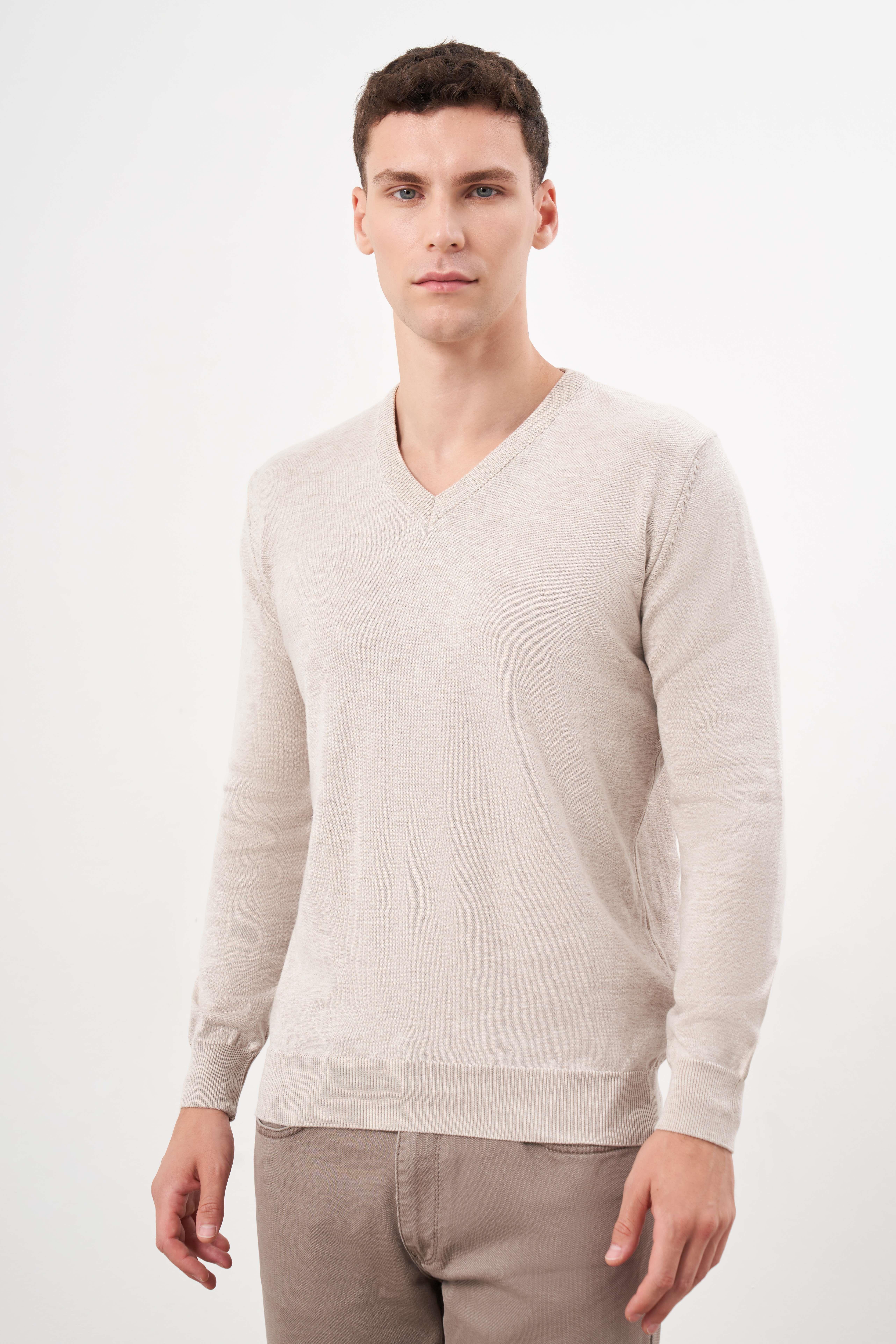 Morven Erkek Bej Basic V Yaka Dynamic Fit Rahat Kesim Triko