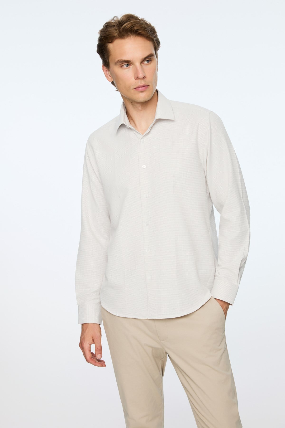 Morven Erkek Bej Polyester Trend Desenli Dynamic Fit Sert Yaka Gömlek