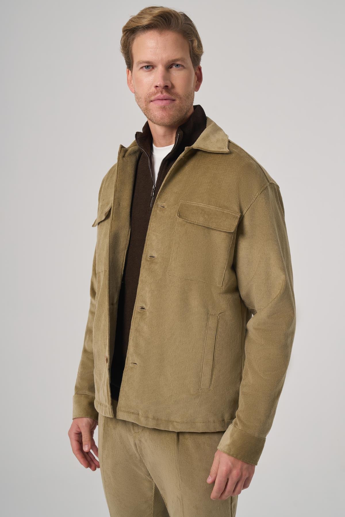 Morven Erkek Bej Trend Çift Cepli Kadife Gömlek Ceket