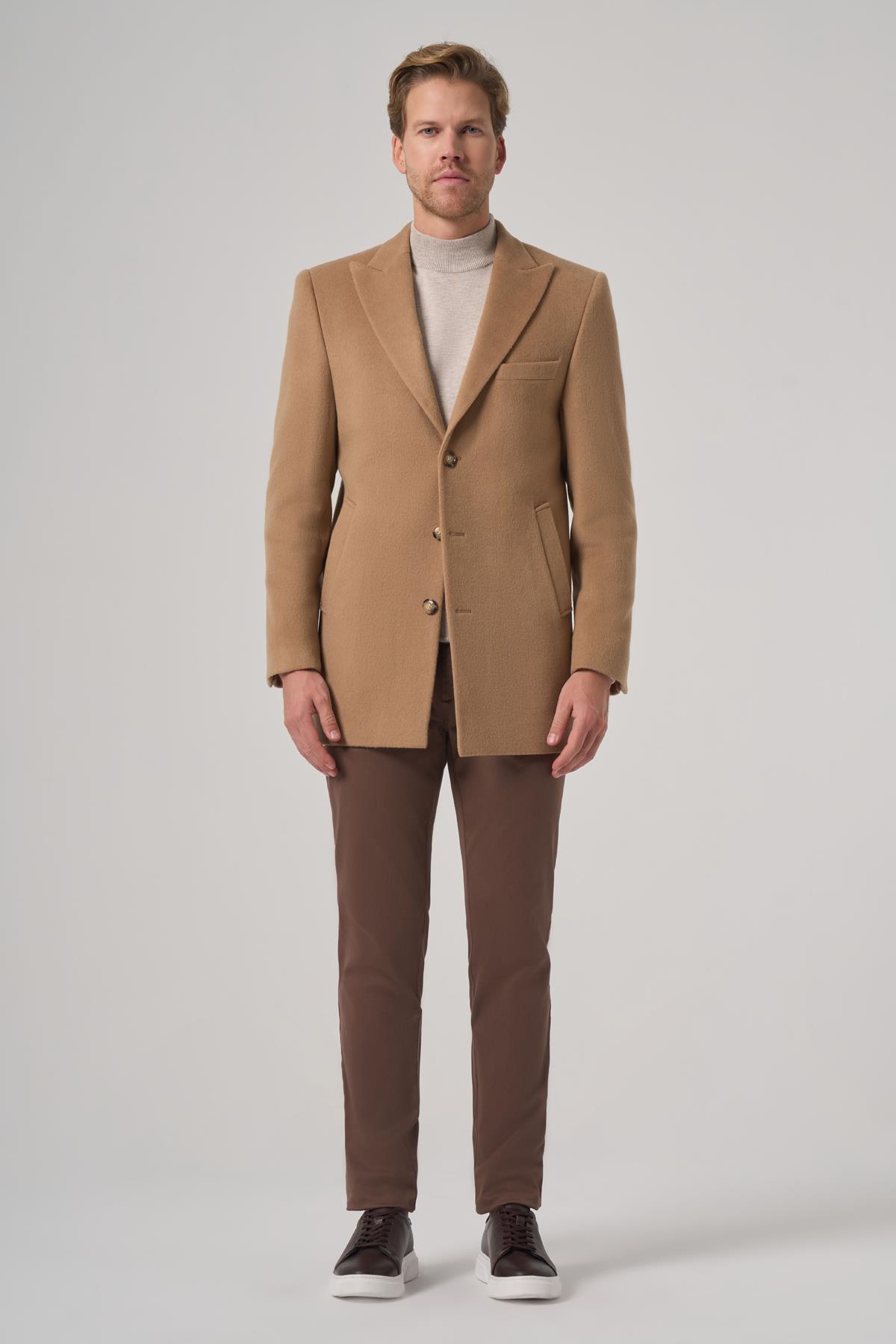 Morven Erkek Bej Yünlü Düz Dynamic Fit Sivri Yaka Kaban