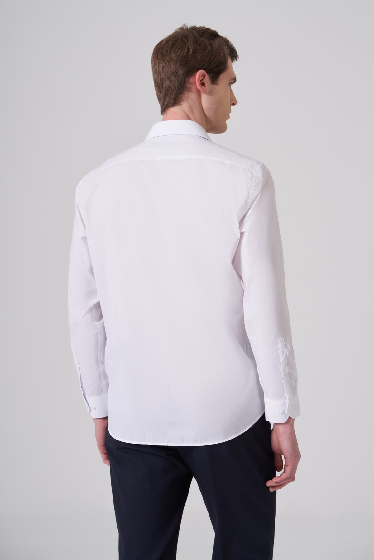 Morven Erkek Beyaz Basic Regular Fit Sert Yaka Gömlek