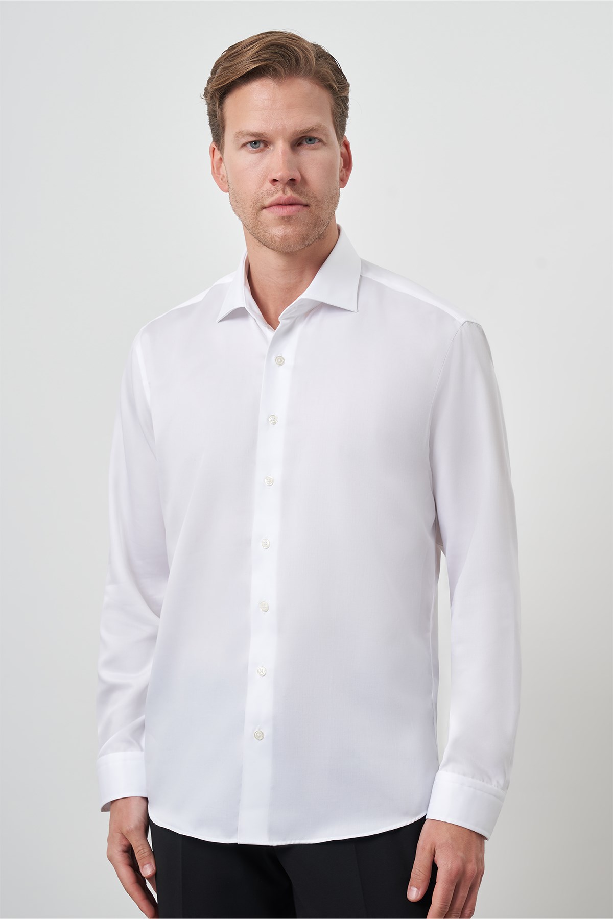 Morven Erkek Beyaz Pamuk Trend Slim Fit Dar Kesim Non Iron Gömlek