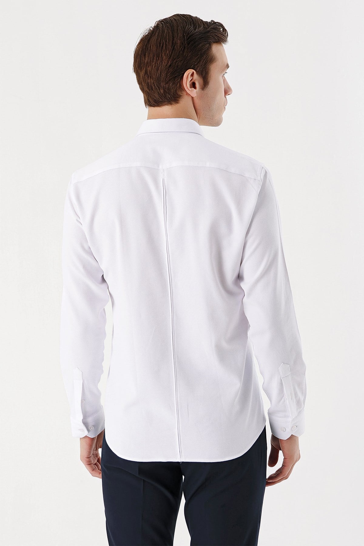 Morven Erkek Beyaz Trend Jakar Desen Düğmeli Yaka Slim Fit Gömlek