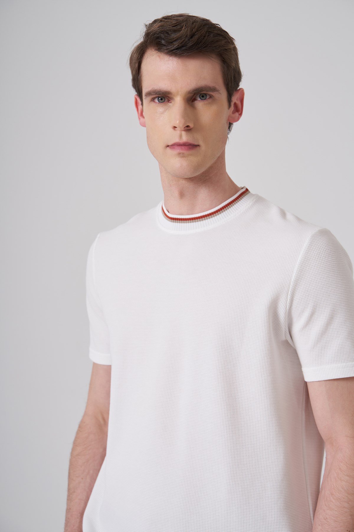 Morven Erkek Ekru Trend Düz Penye  Bisiklet Yaka T-shirt