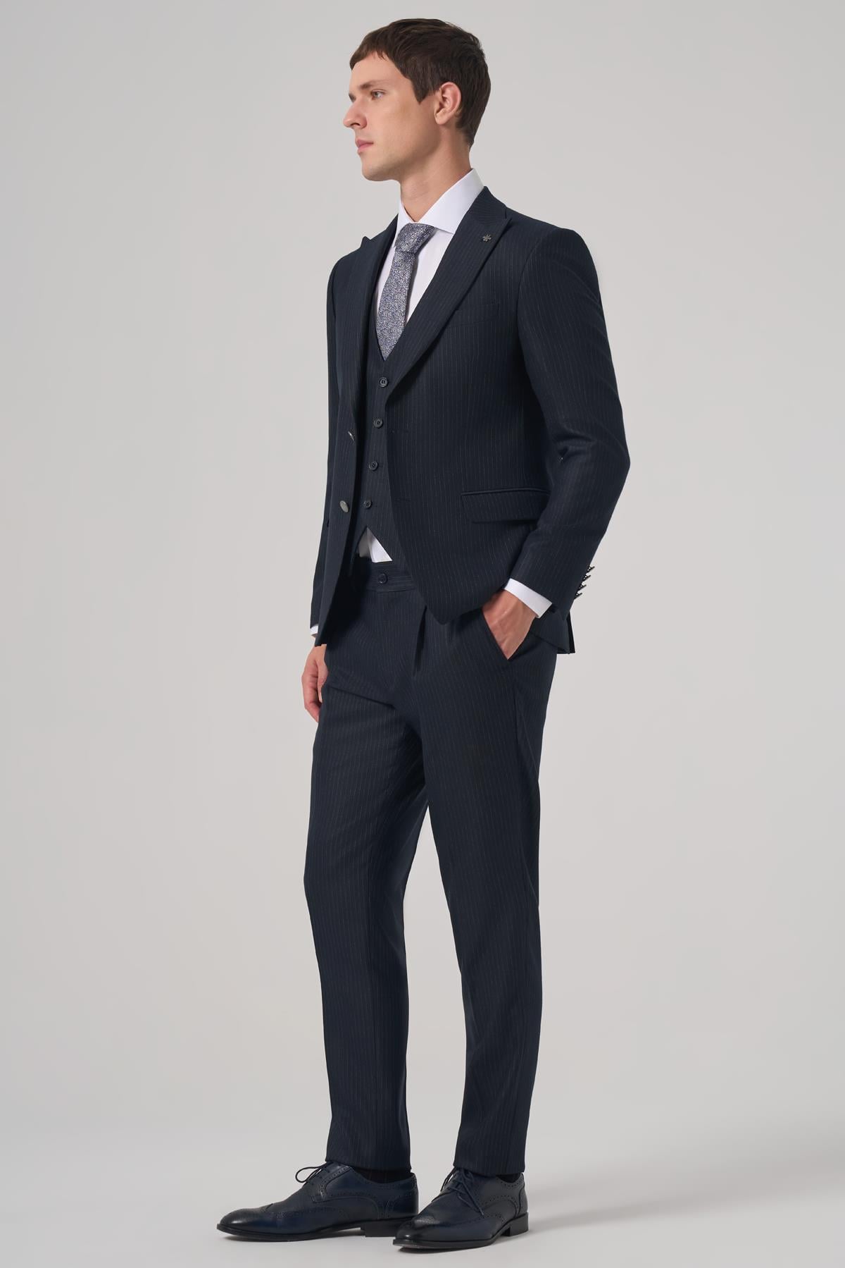 Morven Erkek Lacivert Poliviskon Trend Çizgili Slim Fit Sivri Yaka Yelekli Takım Elbise