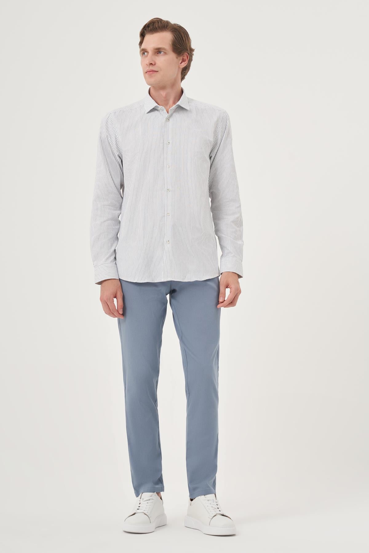 Morven Erkek Lacivert Slim Fit Çizgi Desen Sert Spor Yaka Gömlek