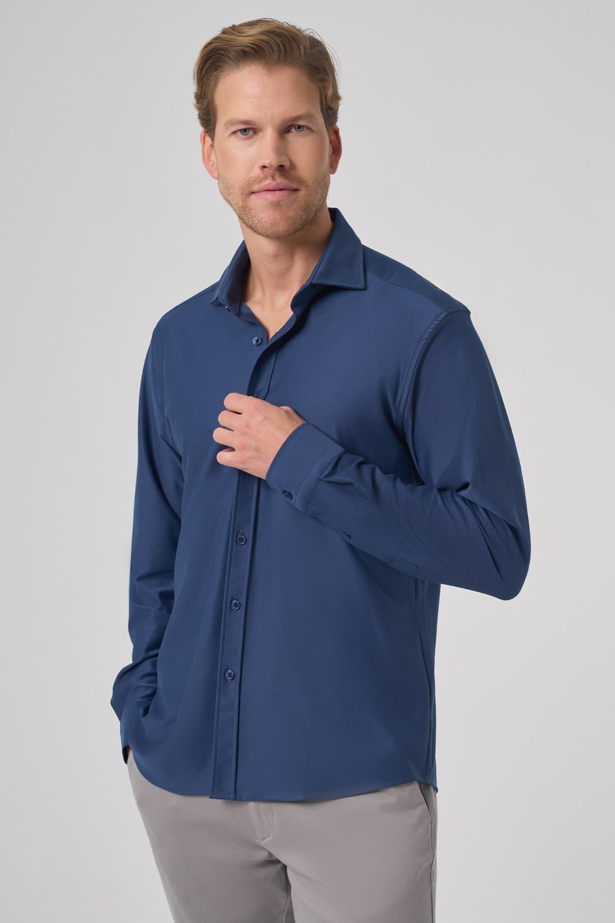 Morven Erkek Lacivert Trend Düz Slim Fit Tam İtalyan Yaka Relaxible Gömlek