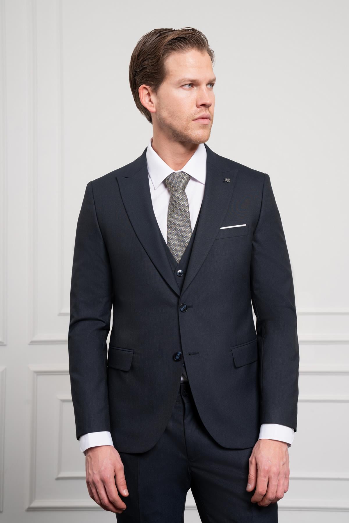 Morven Erkek Lacivert Trend Yelekli Slim Fit Dar Kesim Sivri Yaka Takım Elbise