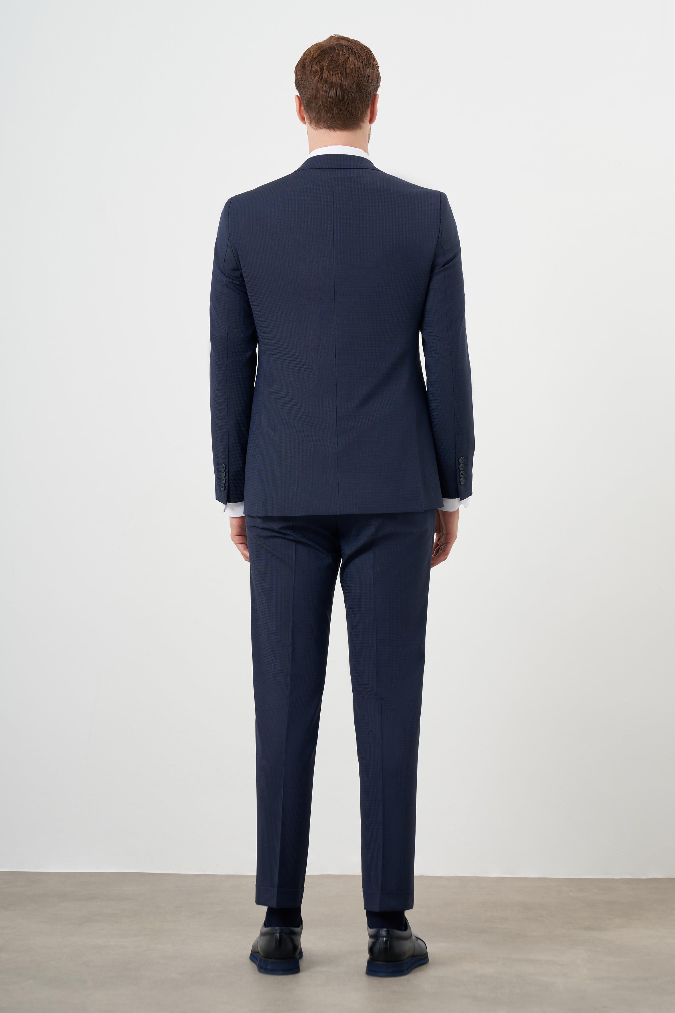 Morven Erkek Lacivert Yünlü Platinium 8-Drop Slim Fit Sivri Yaka Takım Elbise