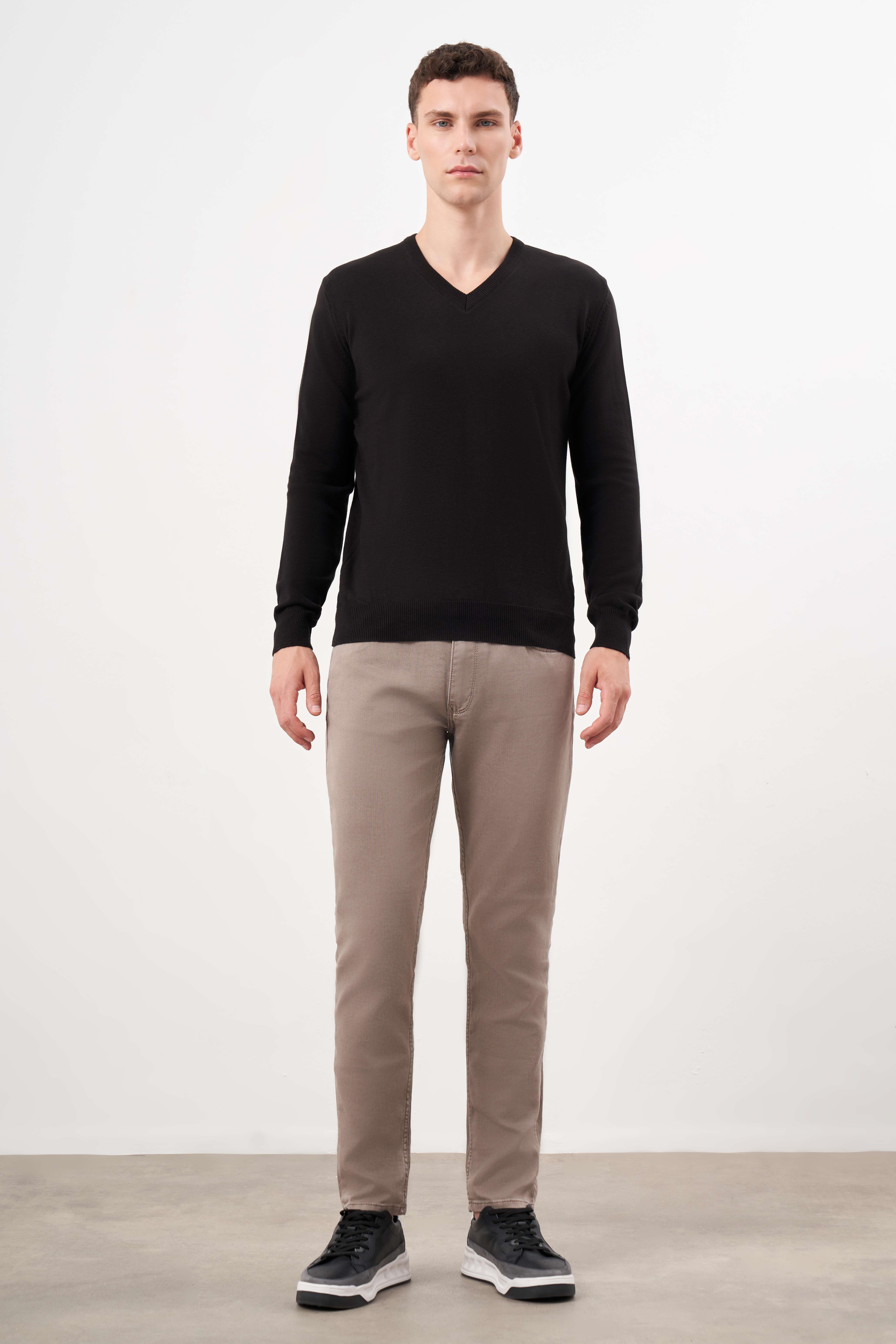 Morven Erkek Siyah Basic V Yaka Dynamic Fit Rahat Kesim Triko