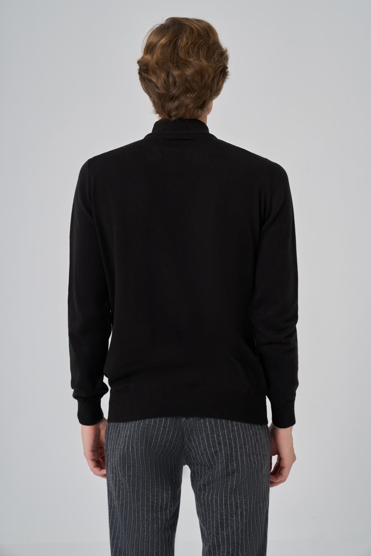 Morven Erkek Siyah Basic Yarım Balıkçı Yaka Dynamic Fit Rahat Kesim Triko