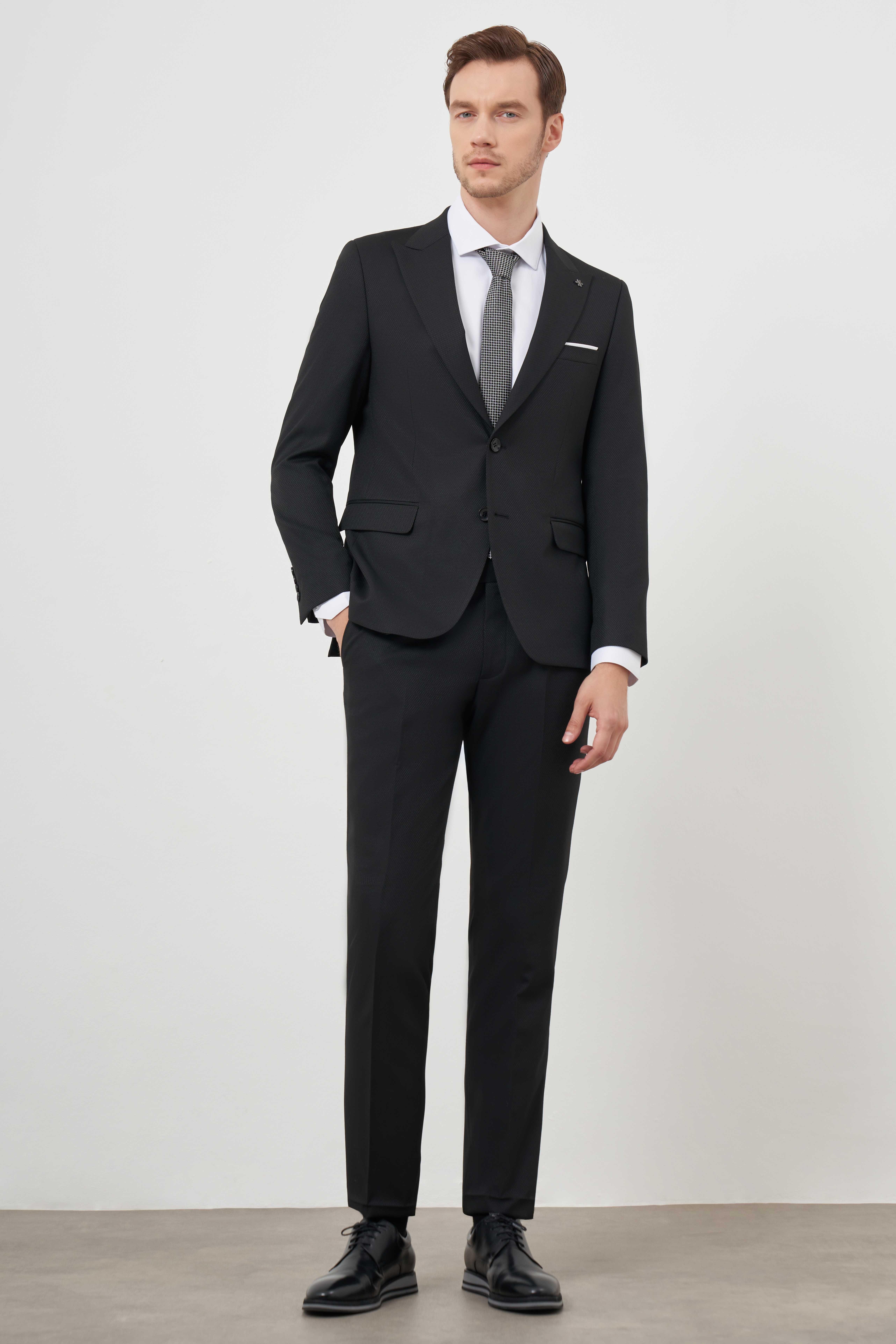 Morven Erkek Siyah Poliviskon Basic Jakar Desen Slim Fit Sivri Yaka Takım Elbise