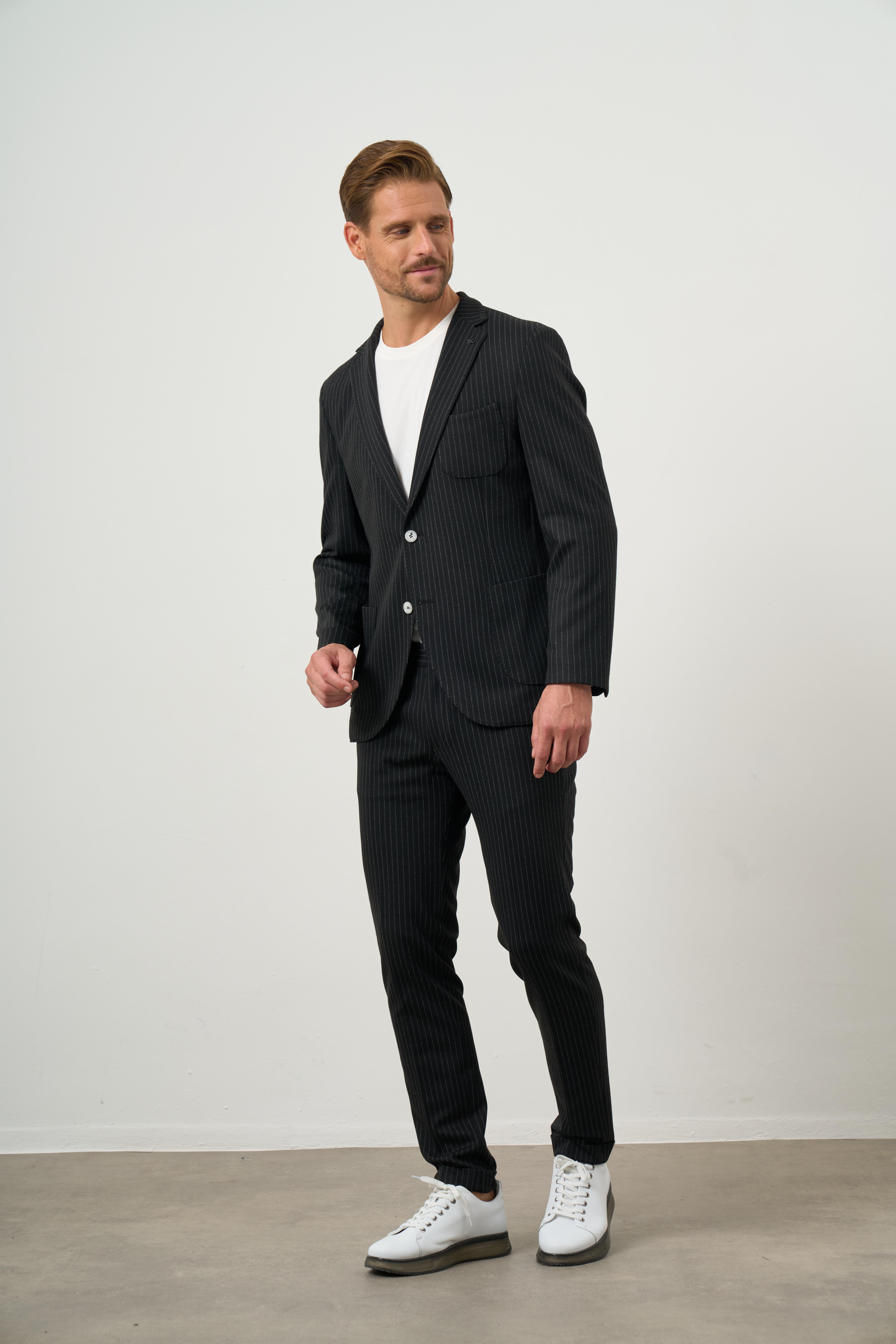 Morven Erkek Siyah Poliviskon Trend Çizgili Desen Slim Fit Mono Yaka Takım Elbise