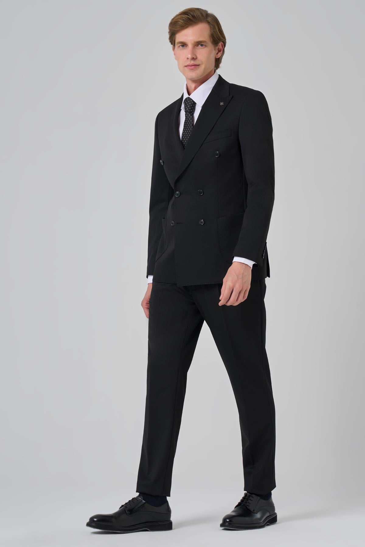 Morven Erkek Siyah Poliviskon Trend Düz Desen Slim Fit Sivri Yaka Kruvaze Takım Elbise