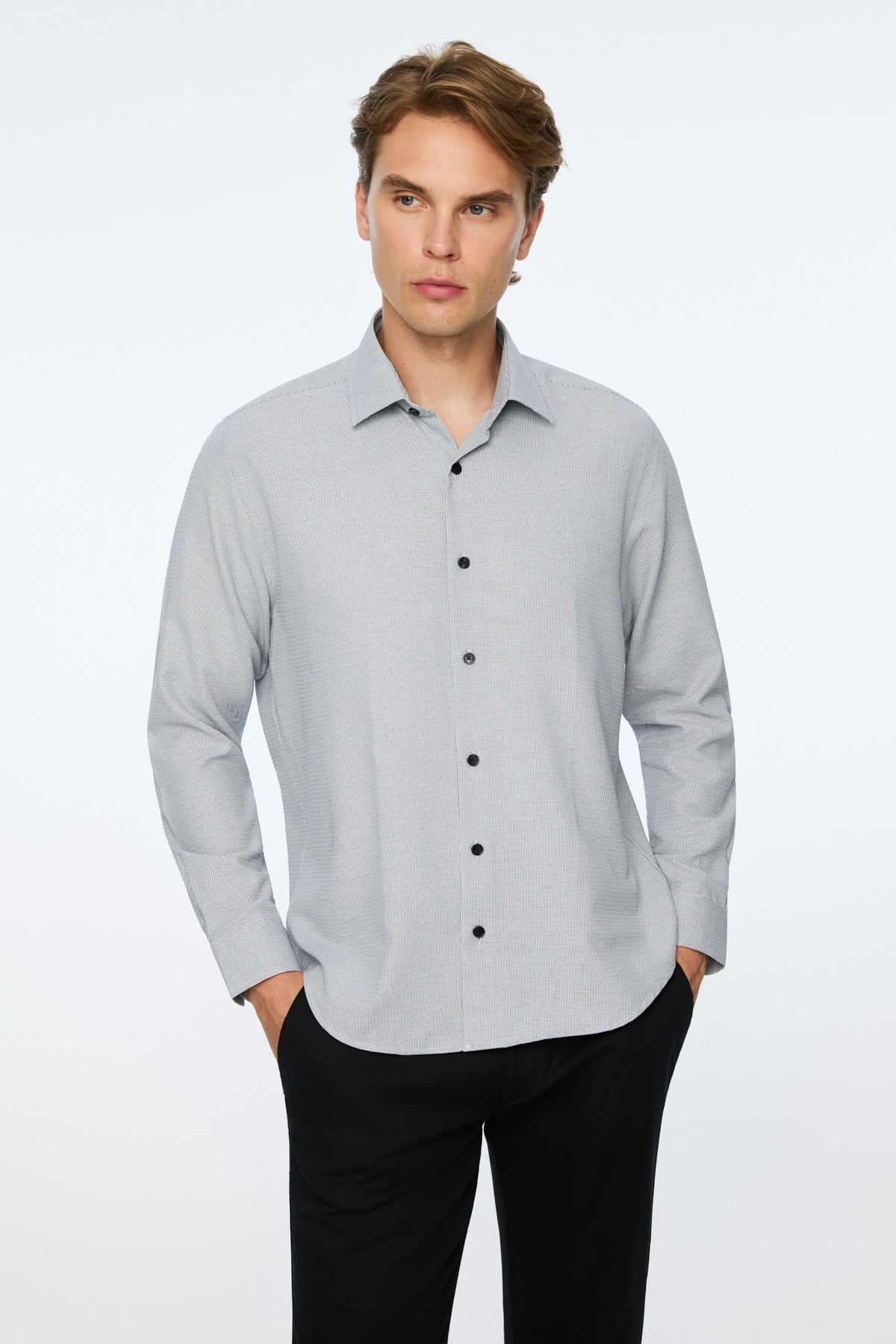 Morven Erkek Siyah Polyester Trend Desenli Dynamic Fit Sert Yaka Gömlek