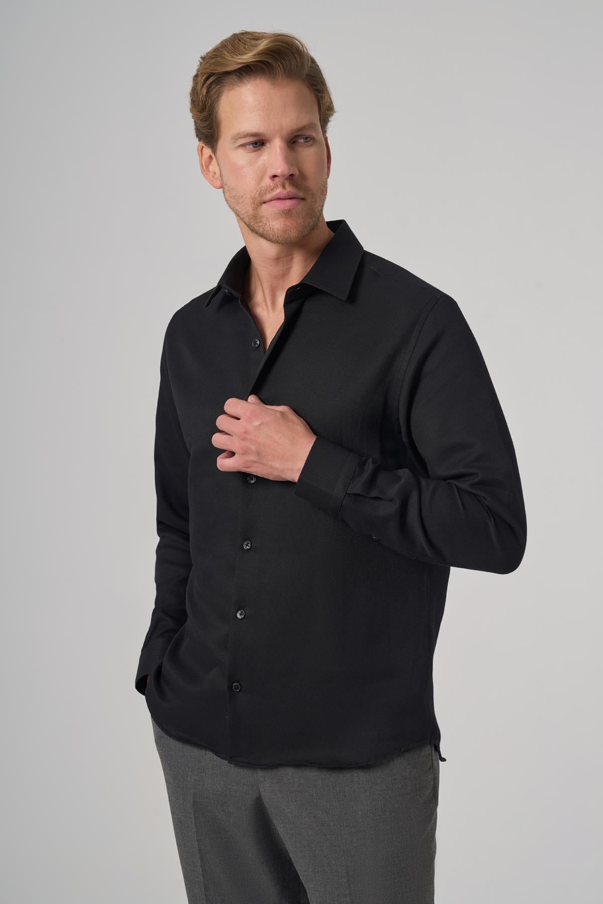 Morven Erkek Siyah Polyester Trend Desenli Dynamic Fit İtalyan Yaka Gömlek