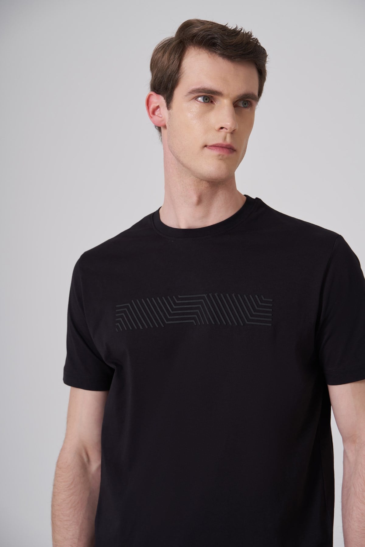 Morven Erkek Siyah Trend Baskılı Bisiklet Yaka Dinamik Fit T-shirt