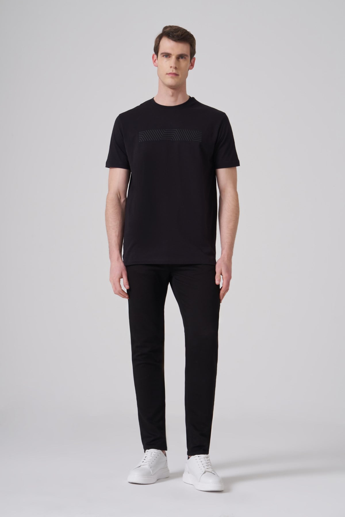Morven Erkek Siyah Trend Baskılı Bisiklet Yaka Dinamik Fit T-shirt