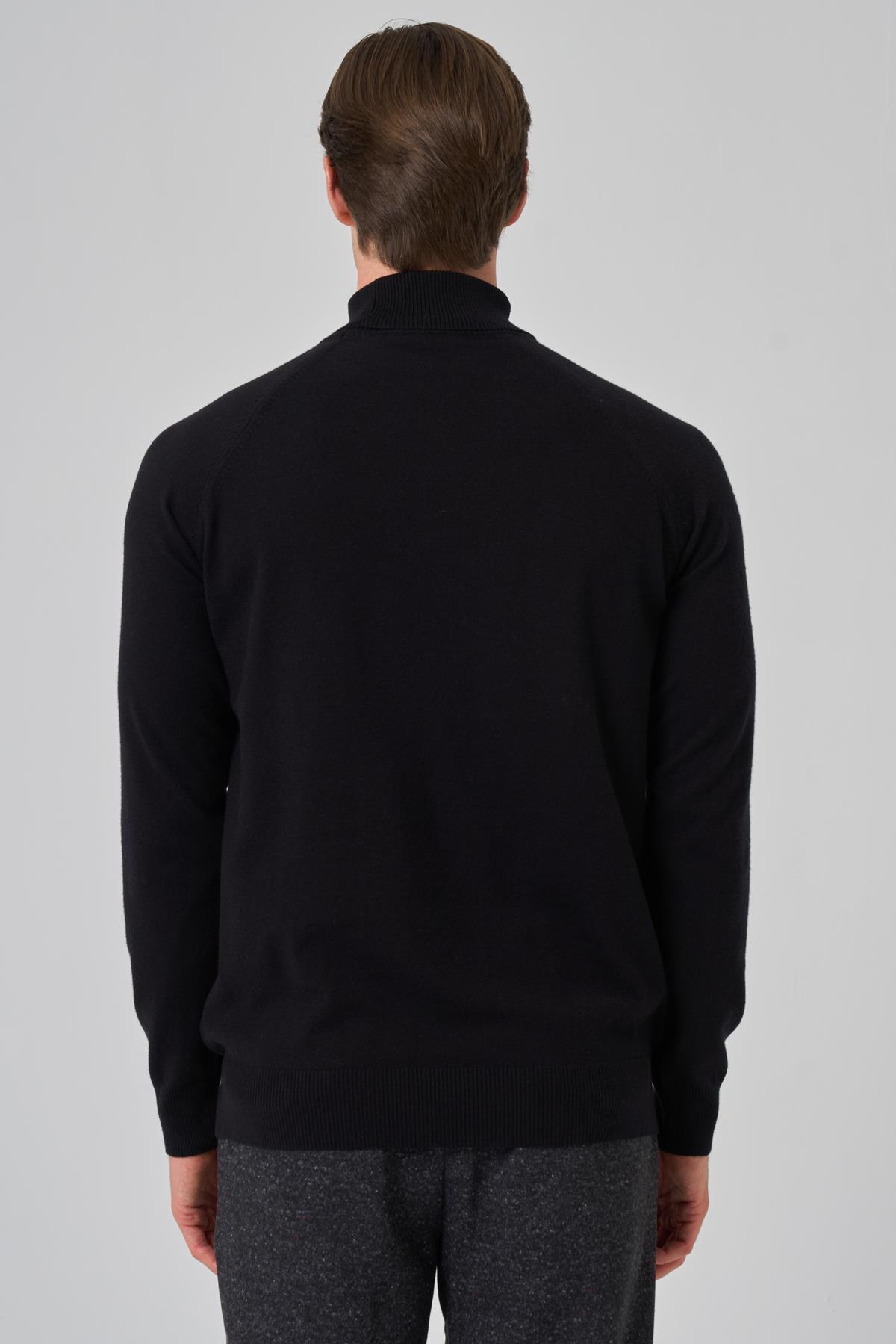 Morven Erkek Siyah Trend Core Spun Balıkçı Yaka Dynamic Fit Rahat Kesim Triko