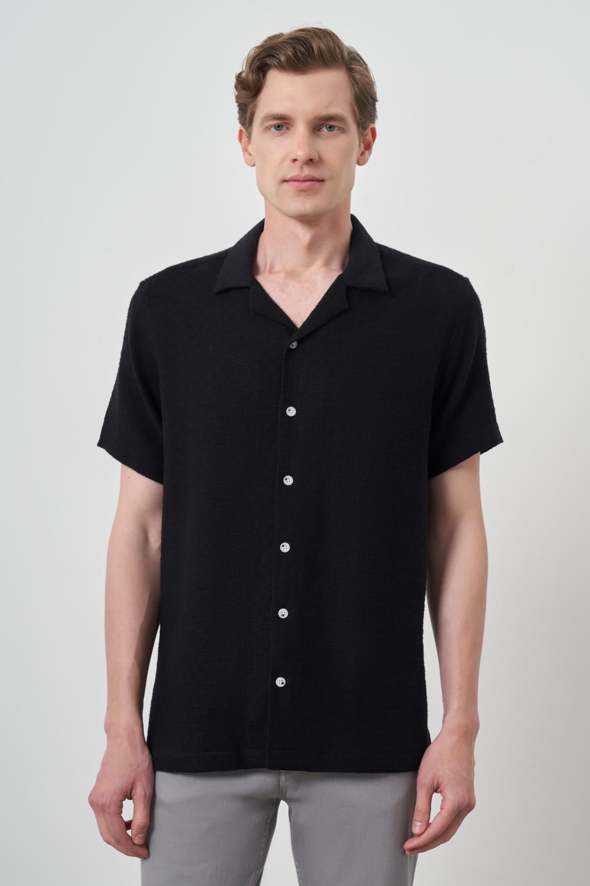 Morven Erkek Siyah Trend Keten Regular Fit Apaş Yaka Kısa Kol Gömlek