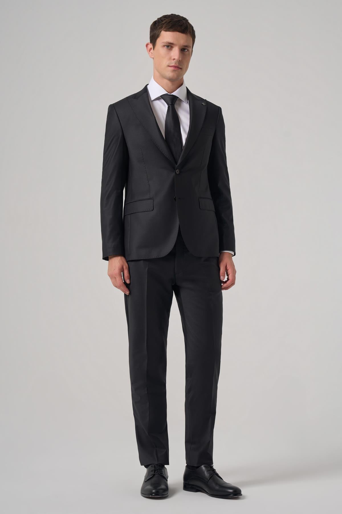 Morven Erkek Siyah Yünlü Trend Düz Slim Fit Sivri Yaka Takım Elbise
