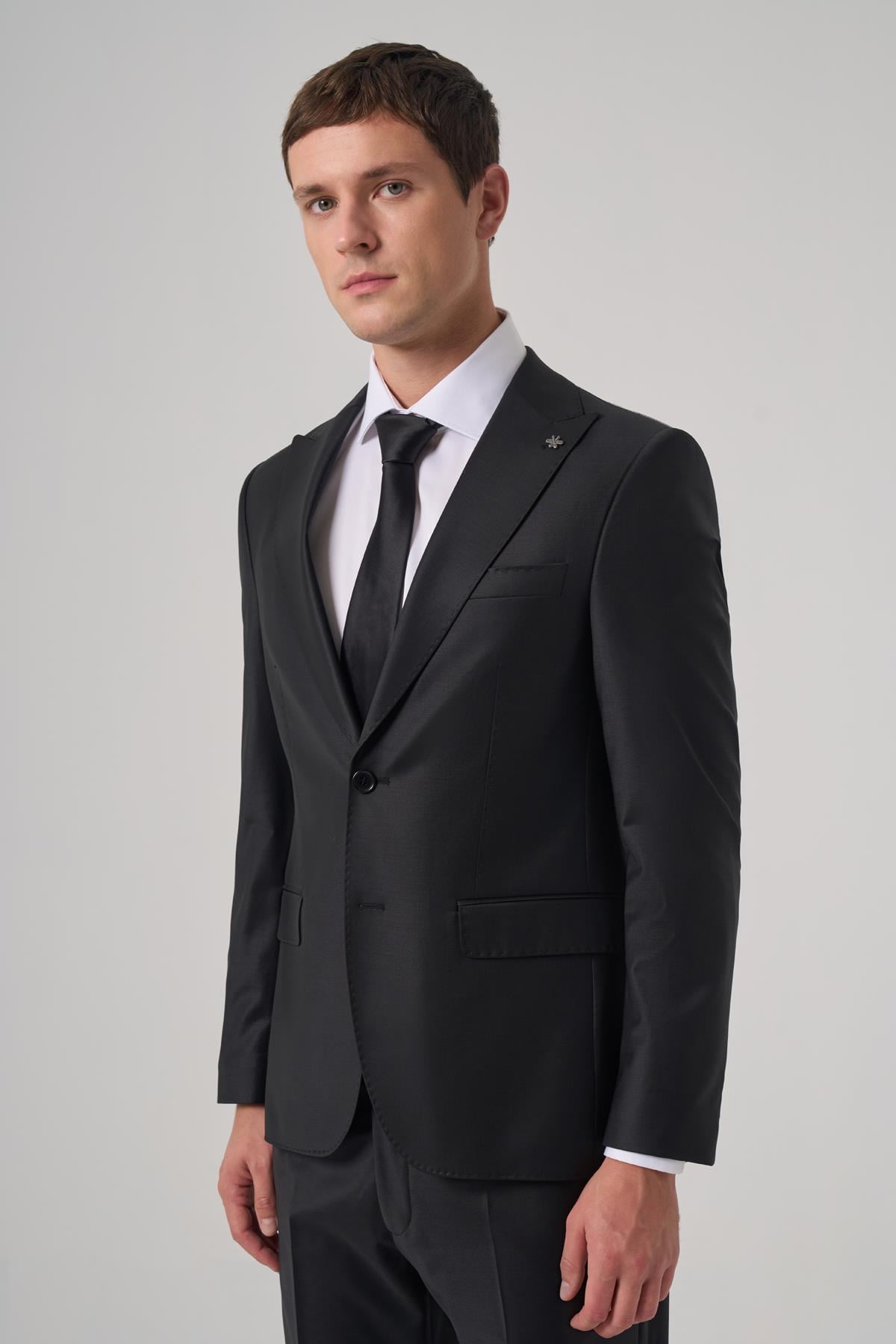 Morven Erkek Siyah Yünlü Trend Düz Slim Fit Sivri Yaka Takım Elbise