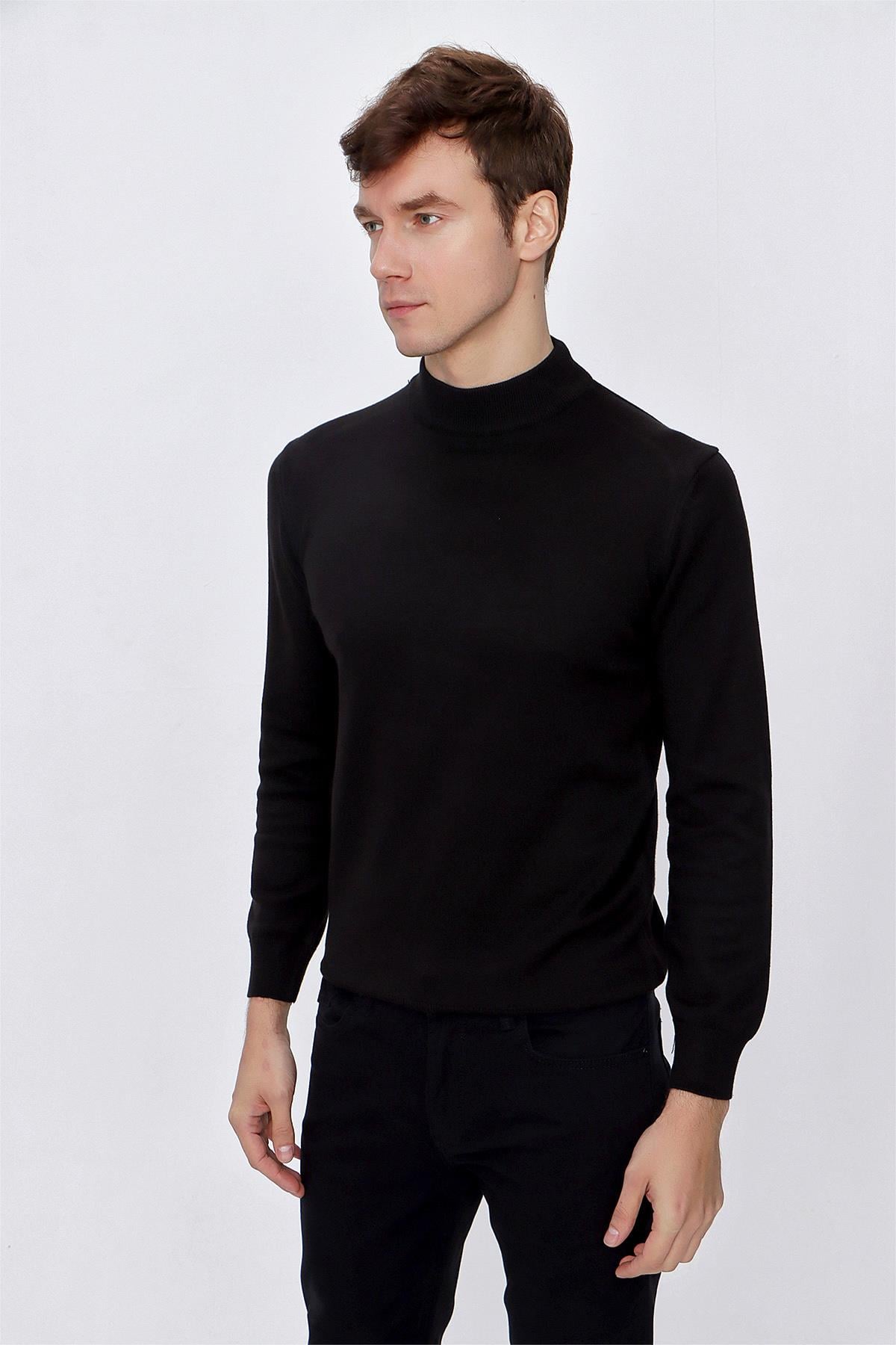 Siyah Basic Dinamik Fit Rahat Kesim Yarım Balıkçı Yaka Triko Kazak