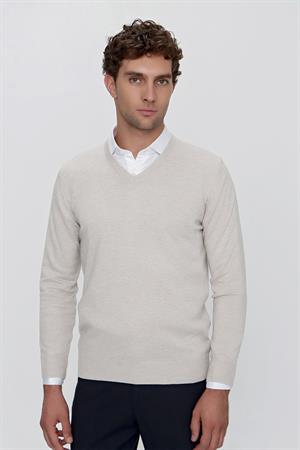 Bej Basic Dinamik Fit Rahat Kesim V Yaka Triko Kazak