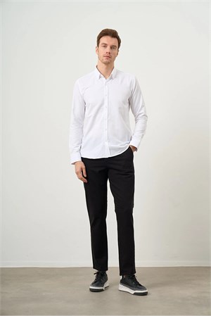 Beyaz Düğmeli Yaka Kolay Ütülenebilir Oxford Pamuklu Slim Fit Gömlek