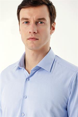 Buz Mavisi Slim Fit Düz Sert Yaka Kolay Ütülenebilen (HEDİYE KUTULU) Uzun Kollu Gömlek