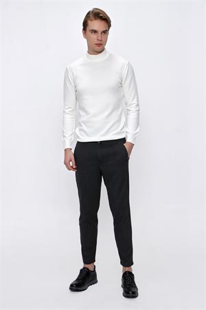 Ekru Basic Dinamik Fit Rahat Kesim Yarım Balıkçı Yaka Triko Kazak