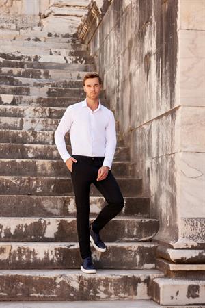 Erkek Beyaz Slim Fit Dar Kesim Düz Sert Yaka Uzun Kollu Gömlek