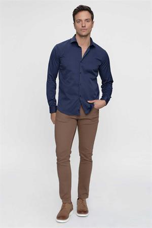 Erkek Lacivert Slim Fit Dar Kesim Düz Sert Yaka Uzun Kollu Gömlek