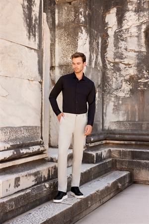 Erkek Siyah Slim Fit Dar Kesim Düz Sert Yaka Uzun Kollu Gömlek