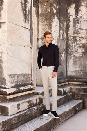 Erkek Siyah Slim Fit Dar Kesim Düz Sert Yaka Uzun Kollu Gömlek