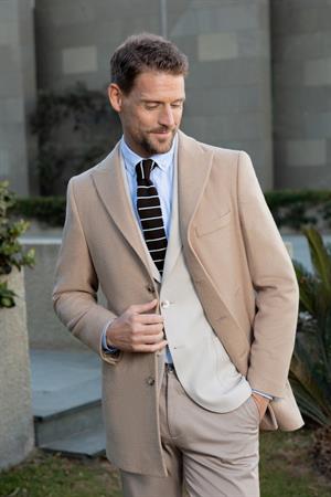 Morven Erkek Bej Yünlü Dynamic Fit Sivri Yaka Kaban