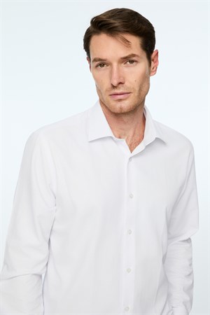 Morven Erkek Beyaz Düz Slim Fit Sert Yaka Gömlek