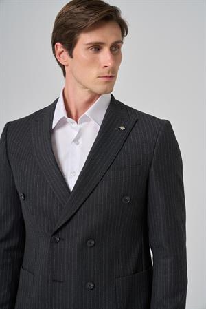 Morven Erkek Füme Poliviskon Trend Çizgili Slim Fit Sivri Yaka Kruvaze Takım Elbise