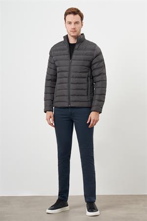 Morven Erkek Haki Edmonton Dinamik Fit Dar Kesim Kısa Kapitone Mont